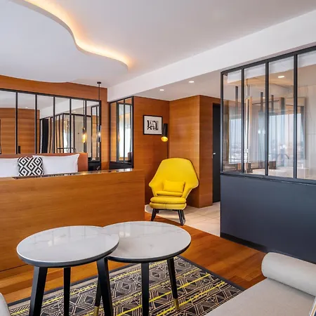 Renaissance Paris Republique Hotel & Spa-3